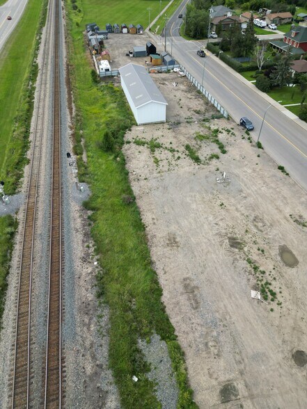 670 10th Ave, Carstairs, AB à vendre - Aérien - Image 2 de 4