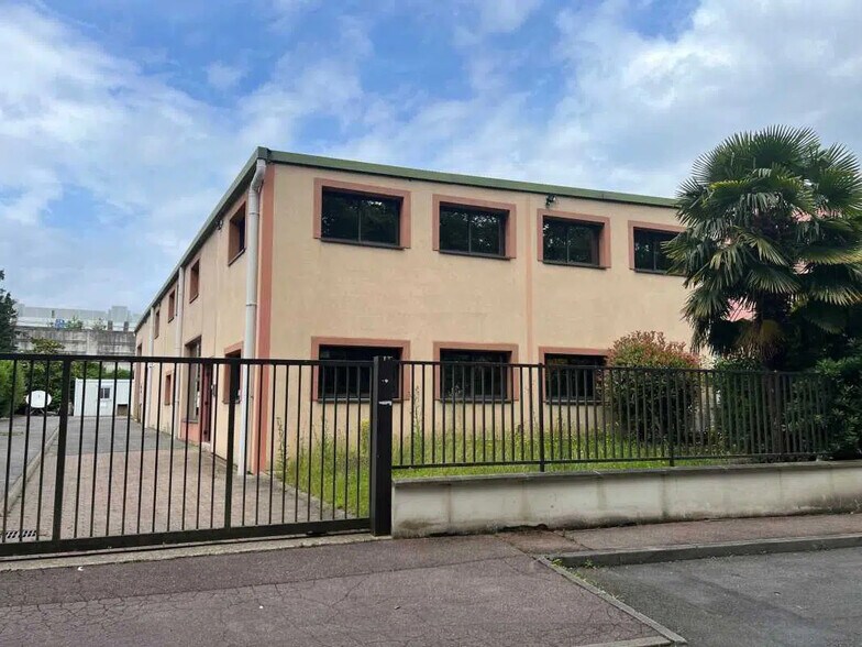 12 Rue Jean-Baptiste Huet, Jouy-en-Josas à vendre - Photo du bâtiment - Image 2 de 12