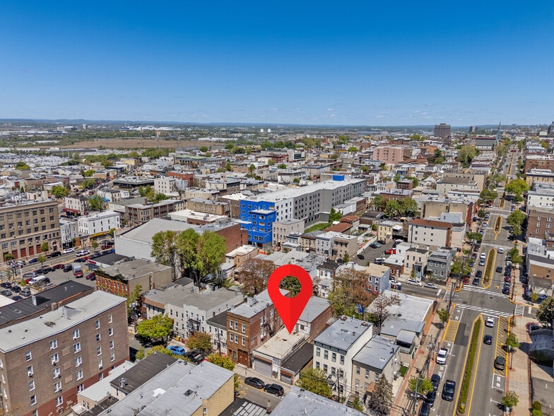 706 7th St, Union City, NJ for sale - Building Photo - Image 3 of 7