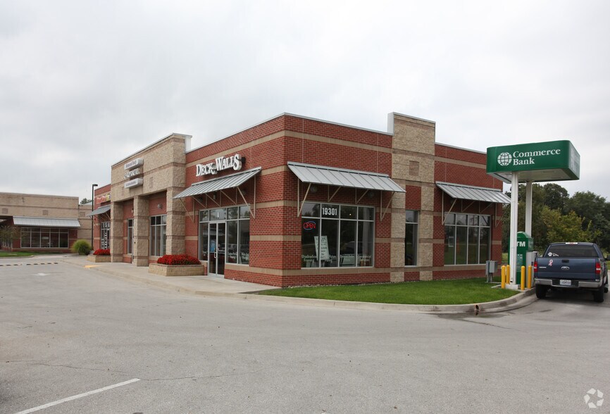 19301 E Us-40 Hwy, Independence, MO for sale - Building Photo - Image 3 of 3