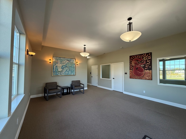 2210 NE 22nd St, Lincoln City, OR for lease - Lobby - Image 3 of 10