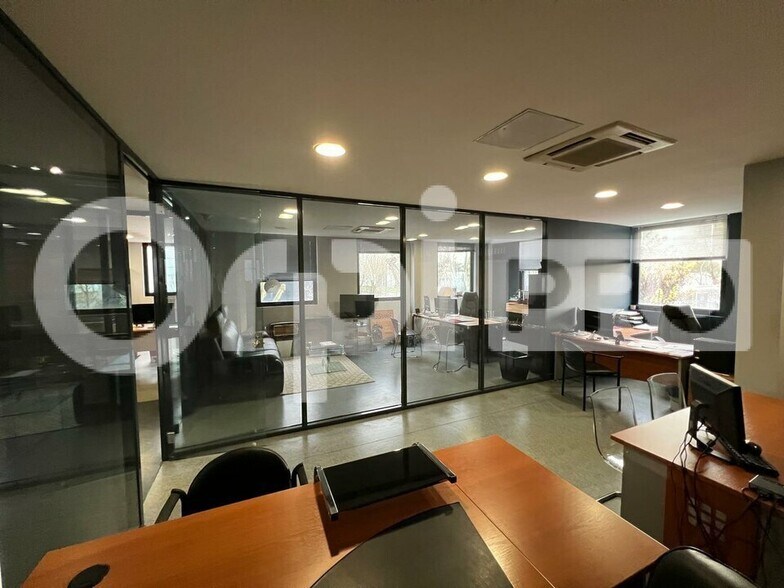 Office in Grigny for sale - Interior Photo - Image 2 of 7