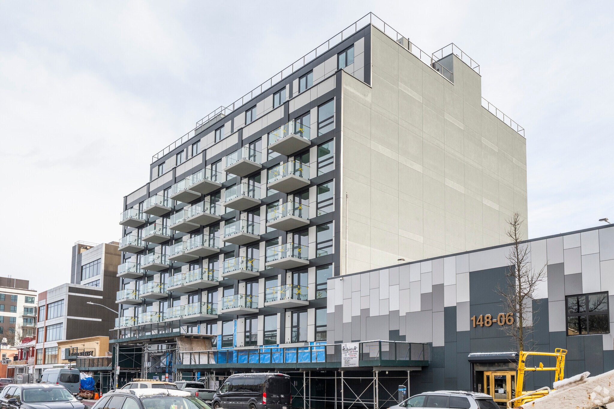 148-18 Hillside Ave, Jamaica, NY for lease Primary Photo- Image 1 of 2