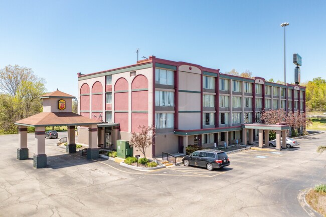 More details for 8040 Perry Hwy, Erie, PA - Hospitality for Sale