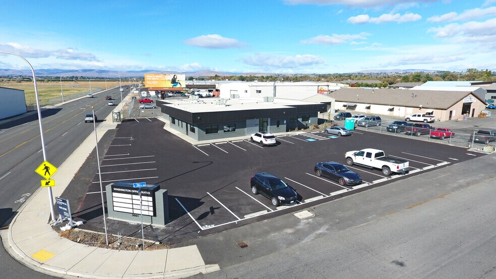 3601 W Washington Ave, Yakima, WA à louer - Photo du bâtiment - Image 2 de 12