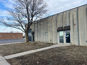 803-907 Industrial Dr, West Chicago, IL à louer Photo intérieure- Image 2 de 12