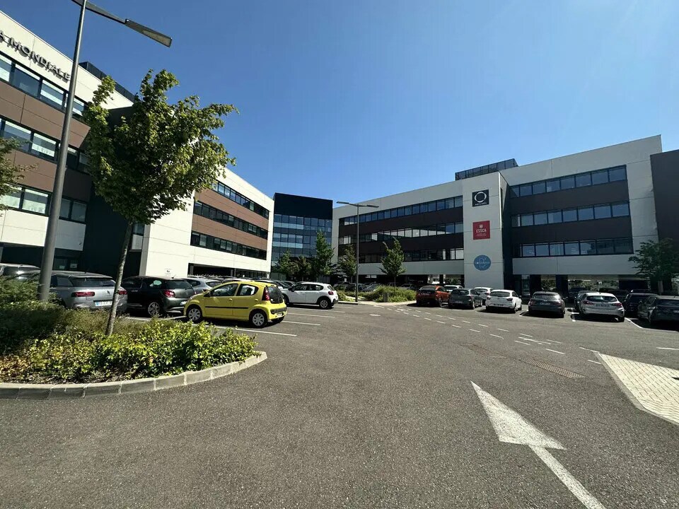 Office in Schiltigheim for lease Building Photo- Image 1 of 3