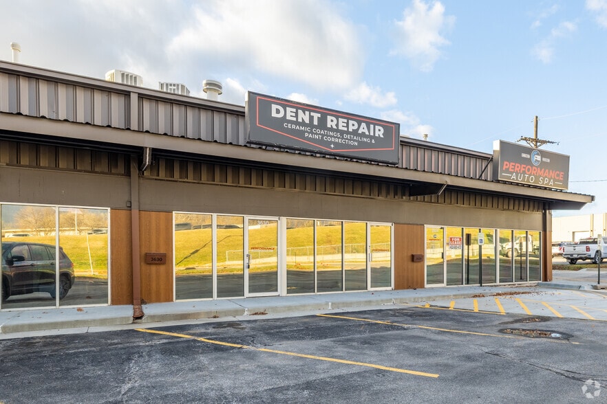 S S. 144th St. Industrial/ Flex Space, Omaha, NE for lease - Building Photo - Image 3 of 3