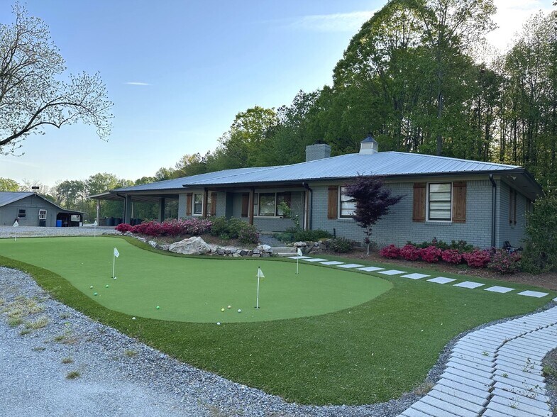 5662 Cemetery Rd, Lula, GA à louer - Photo du bâtiment - Image 2 de 29