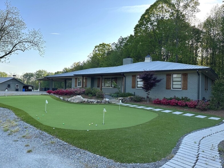 5662 Cemetery Rd, Lula, GA à louer - Photo du bâtiment - Image 2 de 29