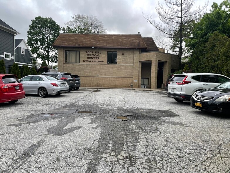 71 Todt Hill Rd, Staten Island, NY for lease - Building Photo - Image 3 of 13