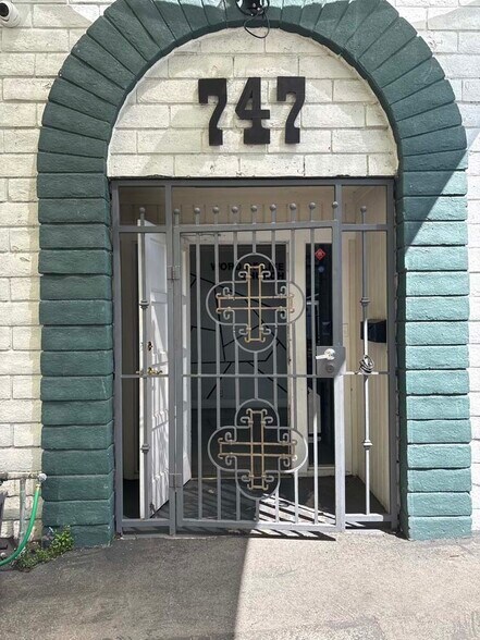 747 Milford St, Glendale, CA à louer - Photo du bâtiment - Image 2 de 26