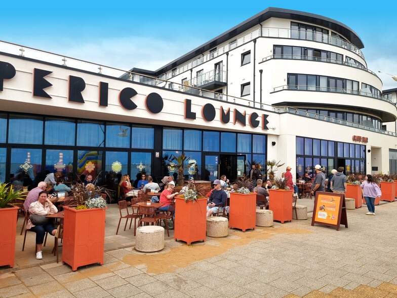 1 Beach Drive, Ramsgate for sale - Primary Photo - Image 1 of 2