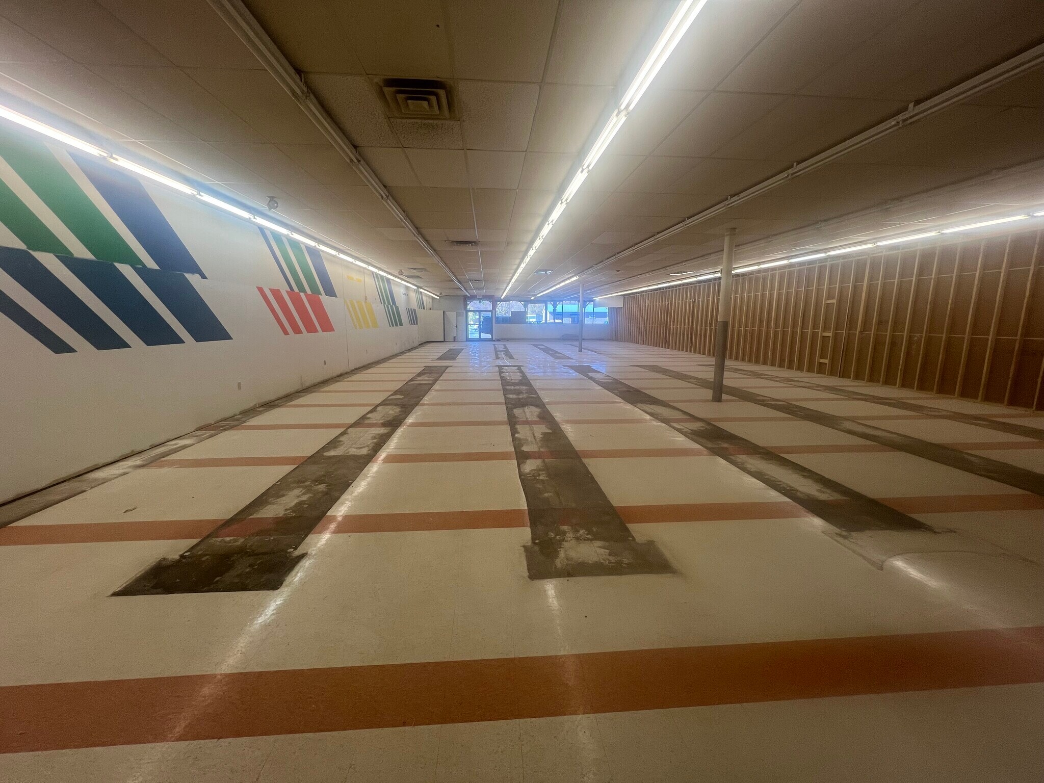 198 Pocahontas Trl, White Sulphur Springs, WV à louer Photo intérieure- Image 1 de 10