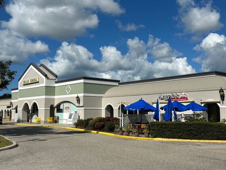 800 Pinebrook Rd, Venice, FL à louer - Photo du bâtiment - Image 3 de 8