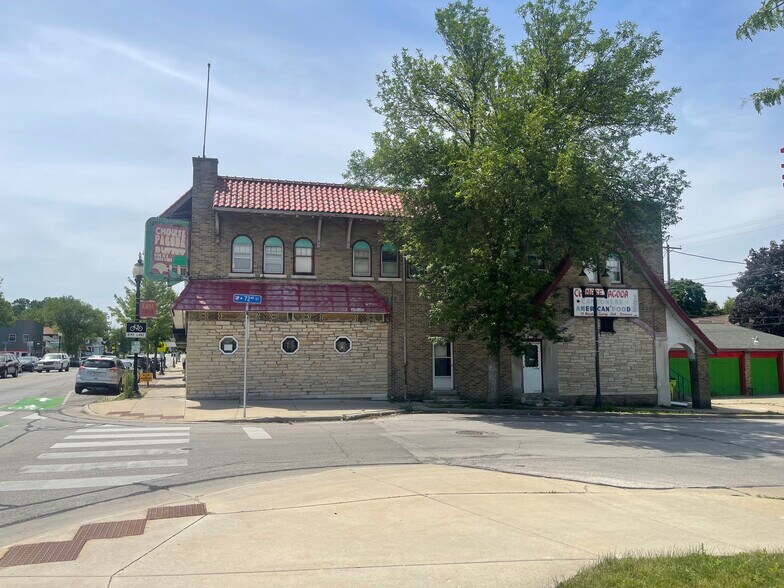 7200 W North Ave, Wauwatosa, WI à louer - Photo du bâtiment - Image 2 de 2
