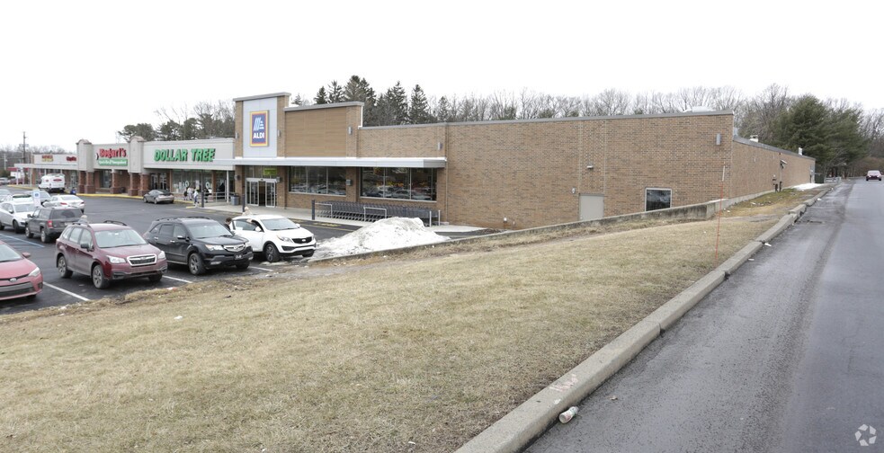 106 Laurel Mall Dr, Hazleton, PA à louer - Photo principale - Image 3 de 10