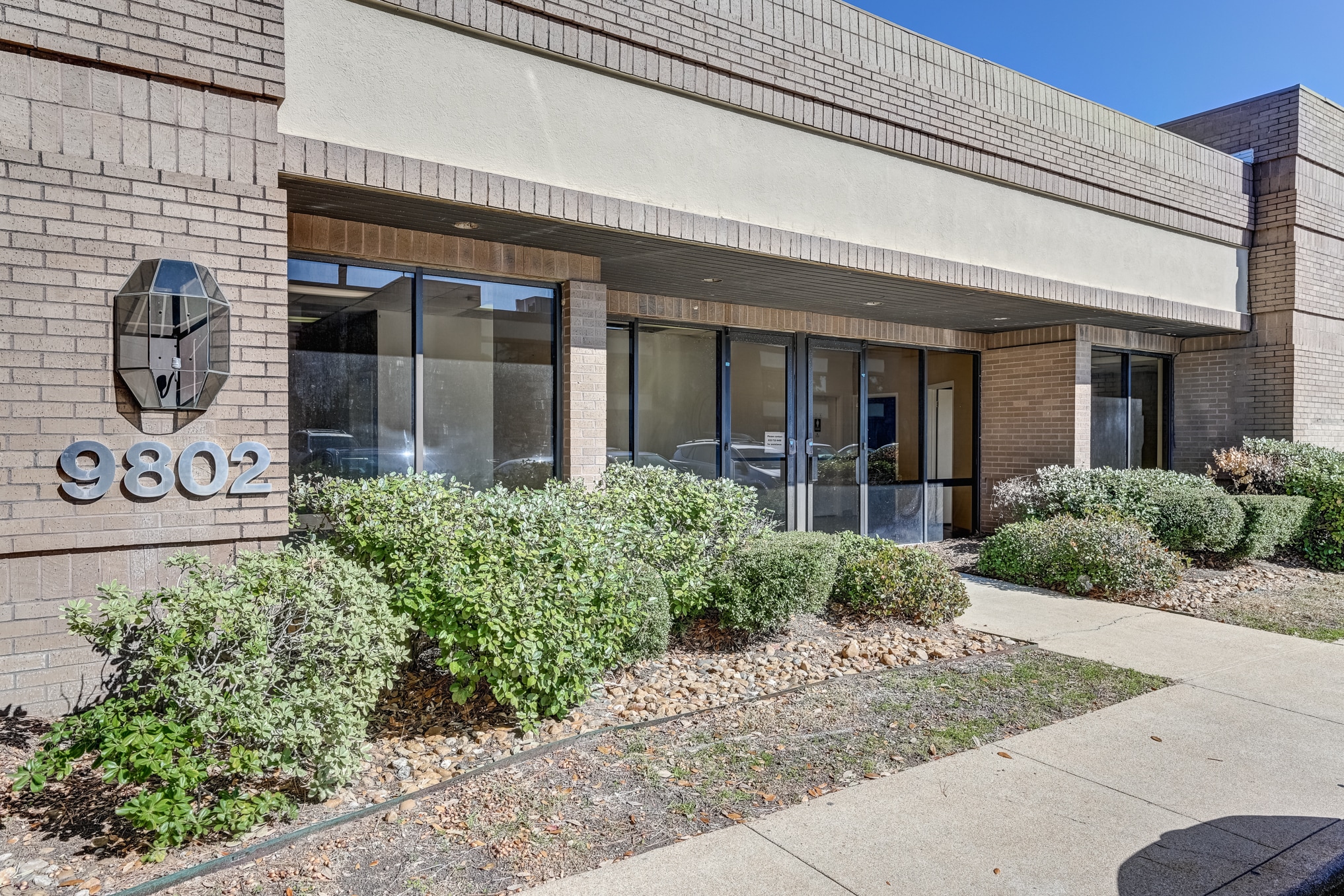 9802 Whithorn Dr, Houston, TX for sale Primary Photo- Image 1 of 38