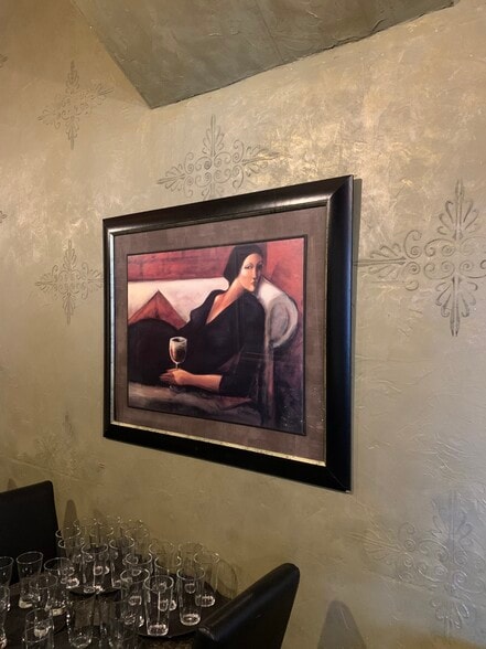 307 N Broadway, Green Bay, WI for sale - Interior Photo - Image 2 of 30