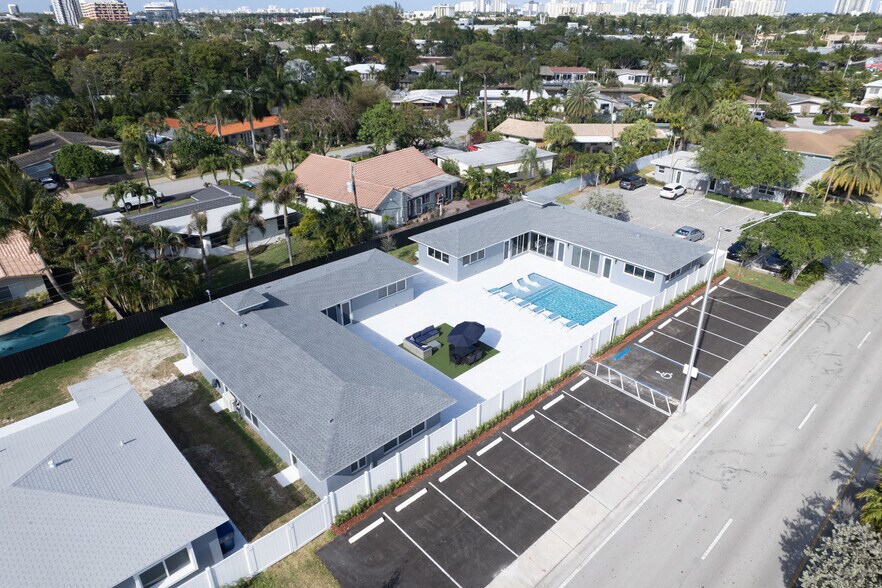 2009-2025 NE 26th St, Wilton Manors, FL à vendre - Photo du bâtiment - Image 2 de 17