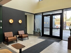 1750 112th Ave NE, Bellevue, WA for lease Interior Photo- Image 2 of 15