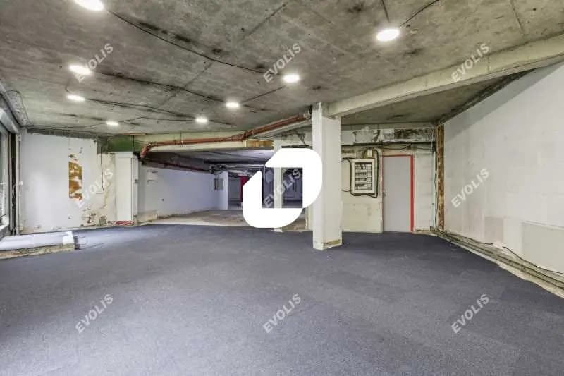 Office in Paris for sale - Interior Photo - Image 3 of 20
