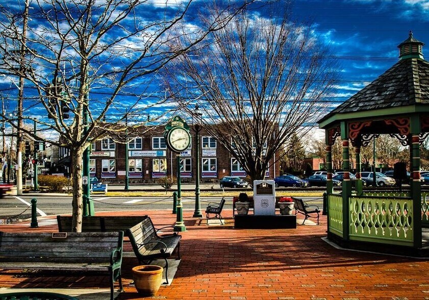 600 Main St, Riverton, NJ à louer - Photo du bâtiment - Image 2 de 11