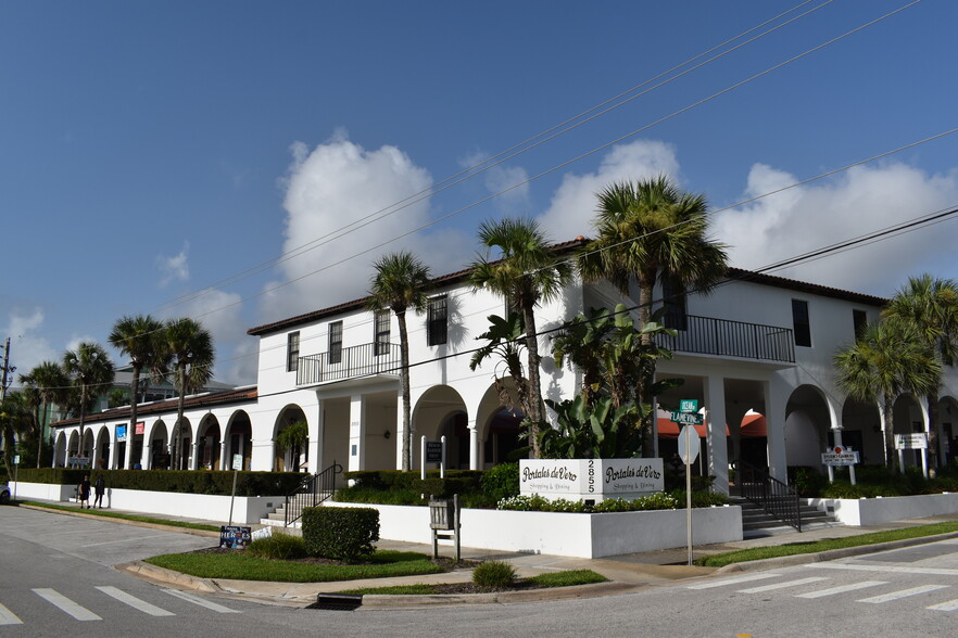 2855 Ocean Dr, Vero Beach, FL for lease - Building Photo - Image 2 of 7