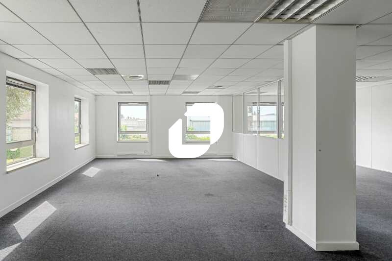 Office in Limonest for lease Building Photo- Image 1 of 18