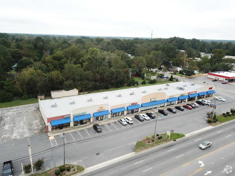 5109-5137 Raeford Rd, Fayetteville, NC for lease - Building Photo - Image 2 of 15