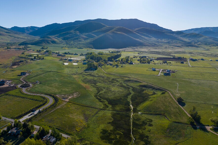 7461 Sky Ranch Rd, Huntsville, UT à vendre - Photo du bâtiment - Image 2 de 7