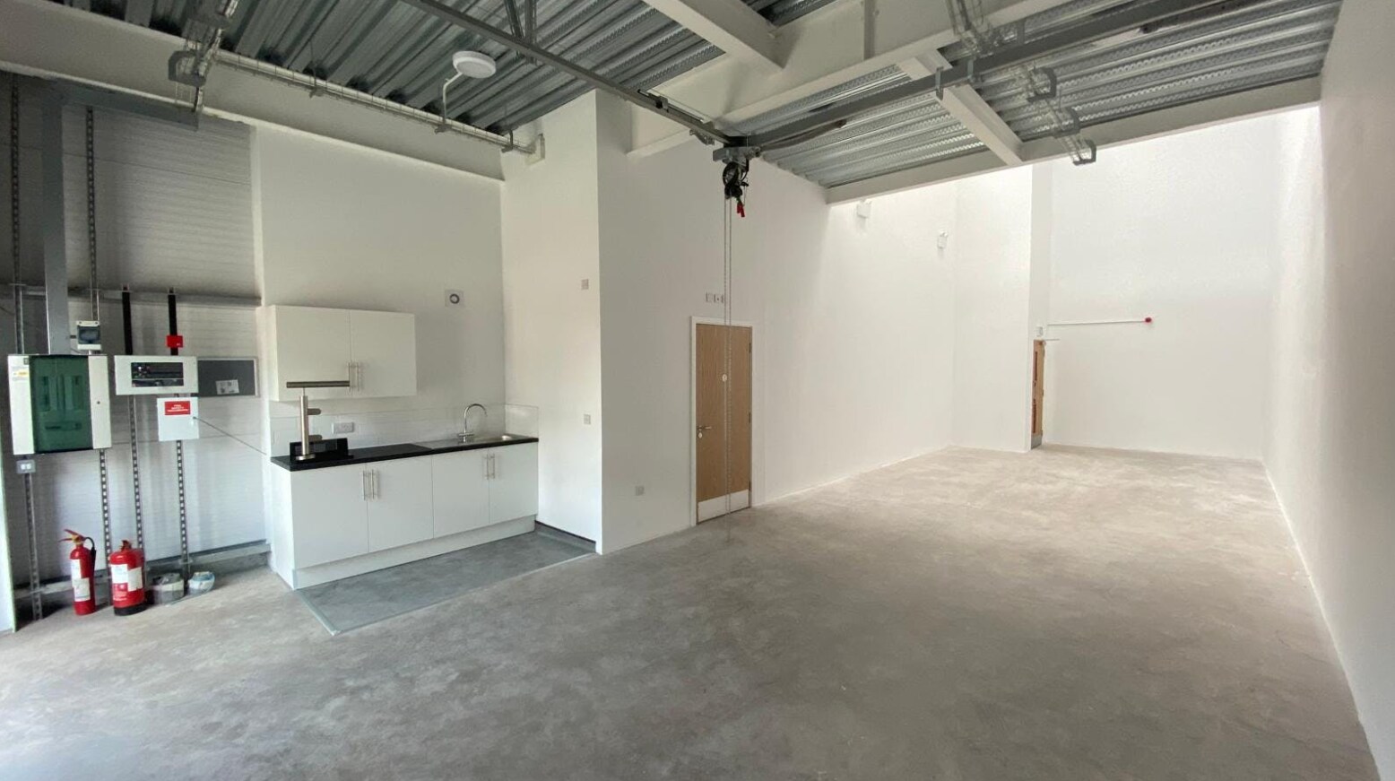 Endemere Rd, Coventry, WMD CV6 5PY - Unité 17 - - Photo intérieure - Image 1 of 2