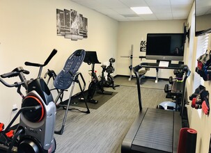 9723 Northcross Center Ct, Huntersville, NC for lease Interior Photo- Image 2 of 13