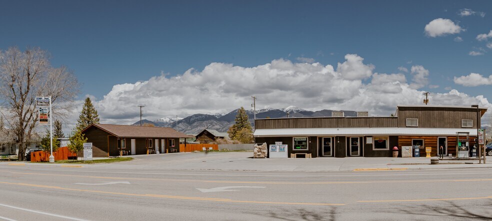 325 S Main St, Twin Bridges, MT à vendre - Photo du bâtiment - Image 2 de 28