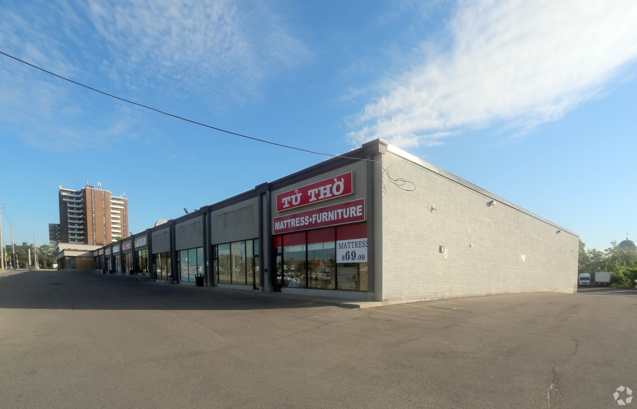 1310 Dundas St E, Mississauga, ON for sale Primary Photo- Image 1 of 1