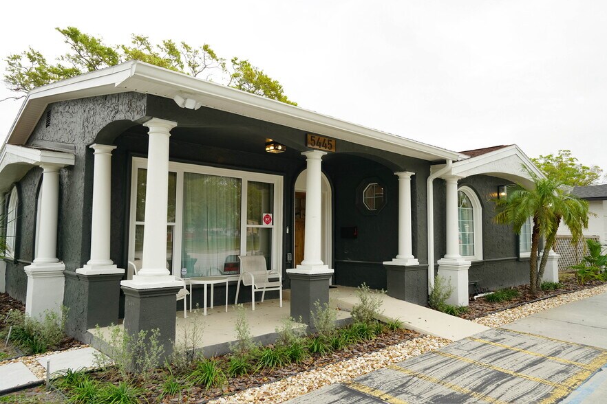 5445 16th St N, Saint Petersburg, FL à louer - Photo du bâtiment - Image 2 de 3