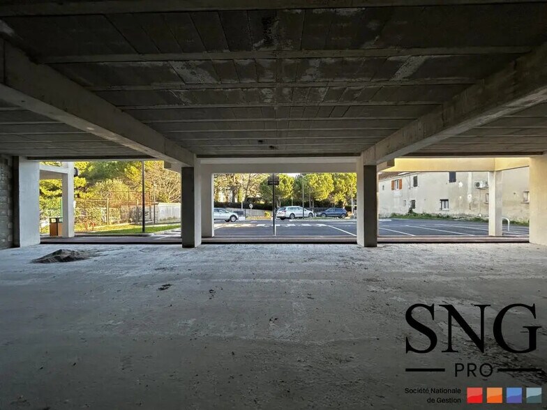 Avenue Georges Guynemer, Salon-de-Provence for lease - Building Photo - Image 2 of 7