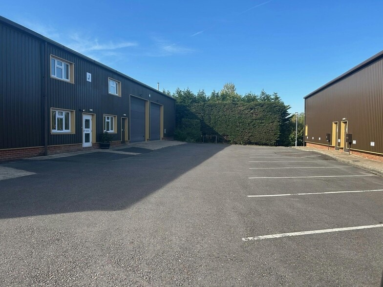 Basingstoke Rd, Reading for lease - Building Photo - Image 2 of 2
