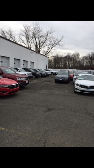 74 Leliarts Ln, Elmwood Park, NJ à vendre - Photo du bâtiment - Image 3 de 16