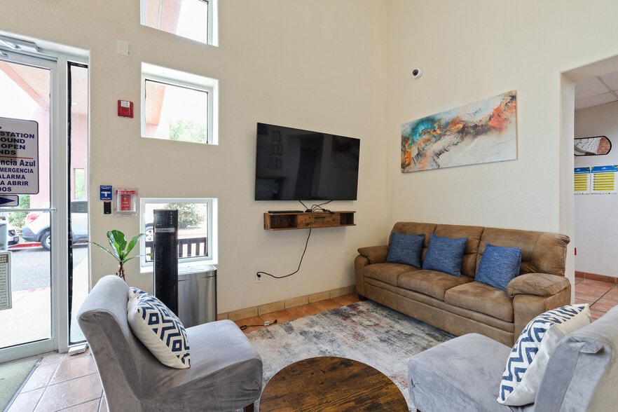 5101 N Jackson Rd, McAllen, TX for sale - Interior Photo - Image 3 of 38