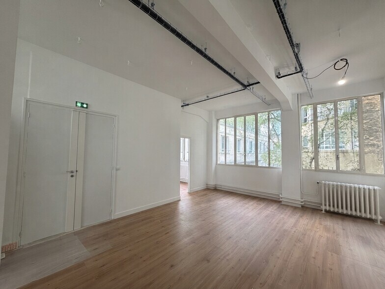 10 Rue Des Bluets, Paris for lease - Building Photo - Image 2 of 3
