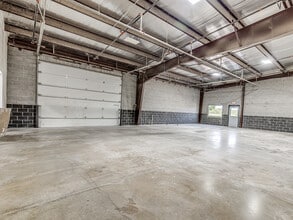 7308 NW 164th St, Edmond, OK for lease Interior Photo- Image 1 of 6