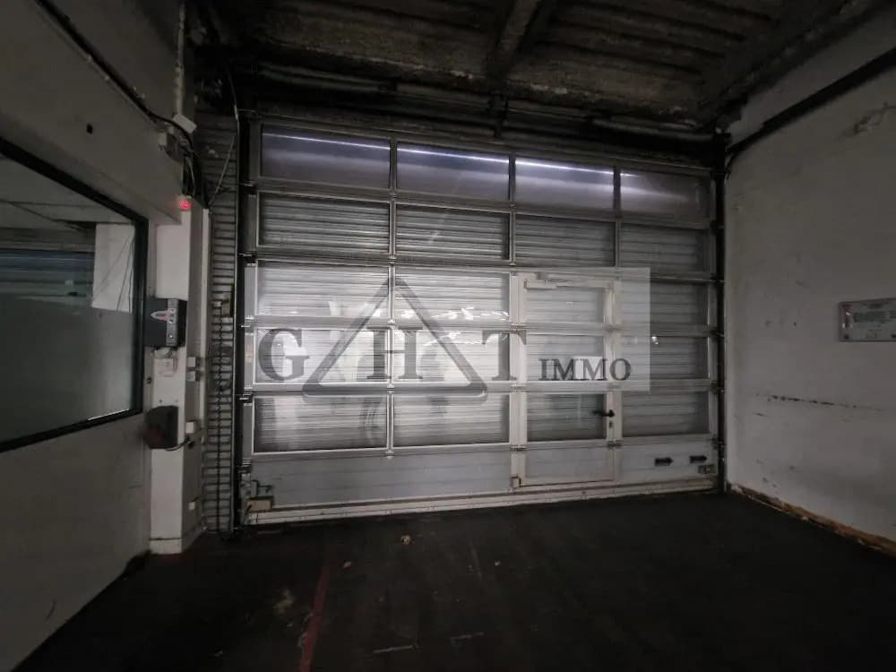 Office in Saint-Denis for lease Building Photo- Image 1 of 12