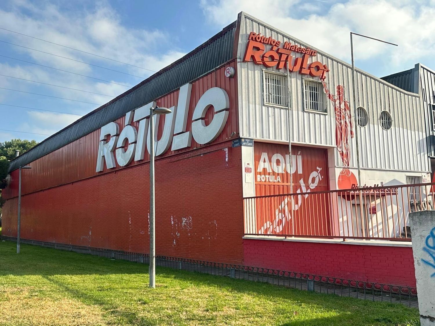Industrial in Alcorcón, Madrid for lease Primary Photo- Image 1 of 43