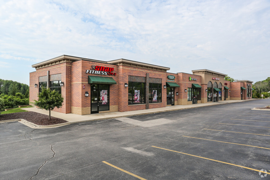 2225-2263 W Wisconsin Ave, Grafton, WI for sale - Building Photo - Image 1 of 1