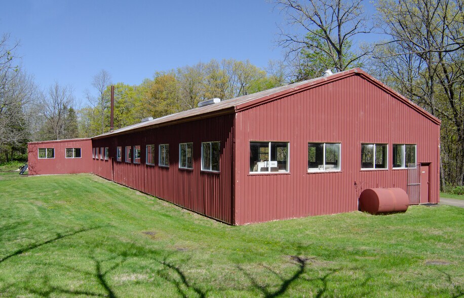 4317 NY-23, Hudson, NY à vendre - Photo du bâtiment - Image 2 de 45