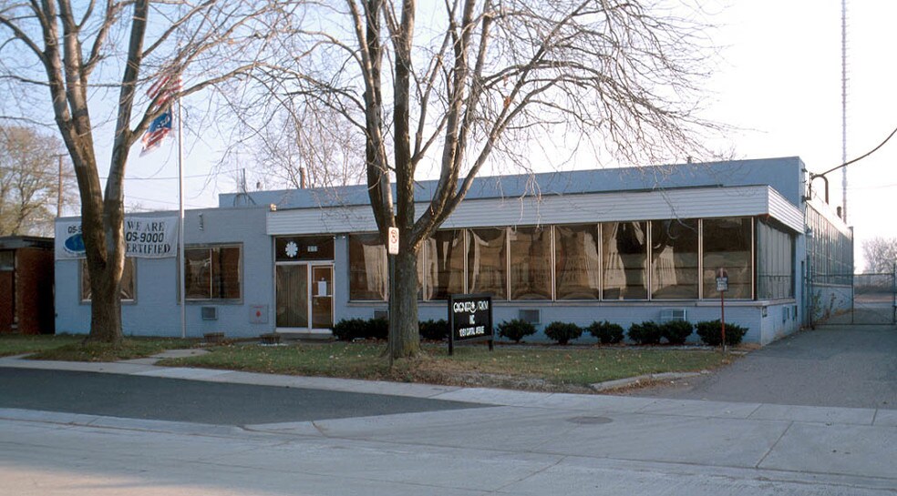 10325 Capital St, Oak Park, MI à louer - Photo du bâtiment - Image 3 de 3