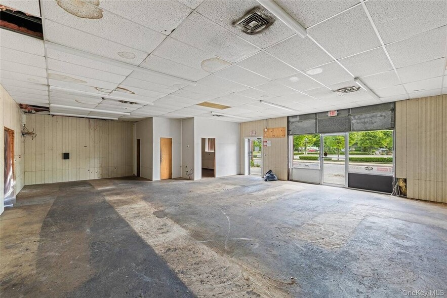 1113-1125 Prospect Ave, West Islip, NY for sale - Building Photo - Image 3 of 21