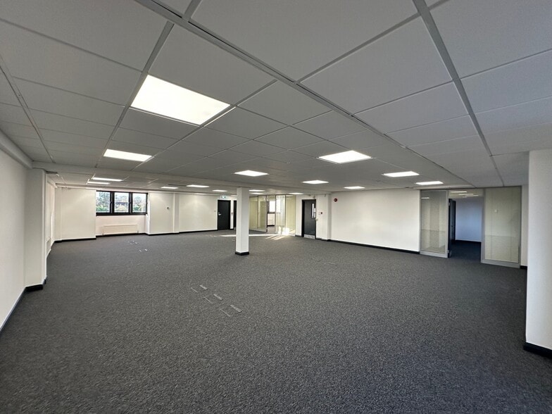 22 Station Rd, Gerrards Cross for lease - Building Photo - Image 3 of 8
