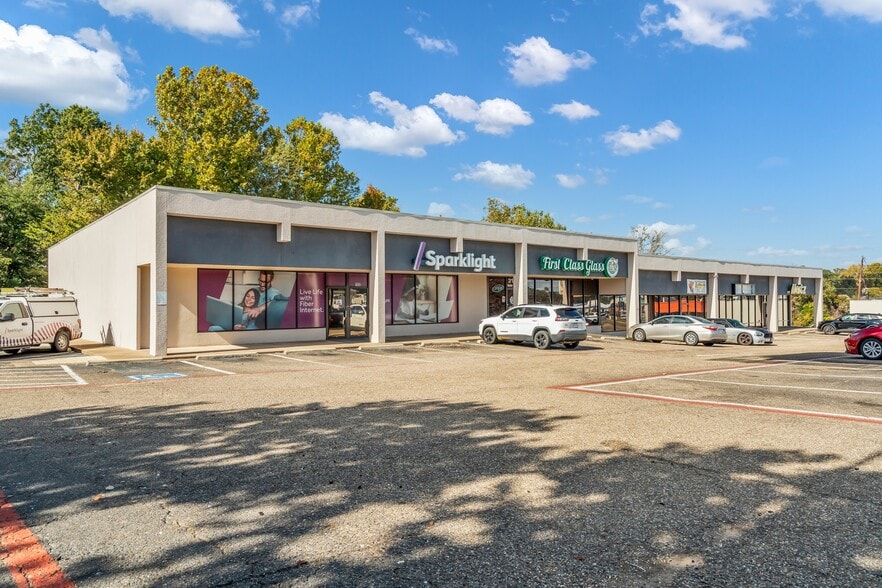 313-323 N Spur 63, Longview, TX à vendre - Photo du bâtiment - Image 3 de 18
